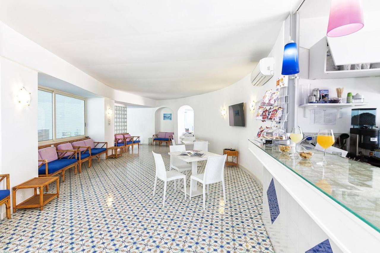 Bristol Hotel Lacco Ameno  Екстериор снимка
